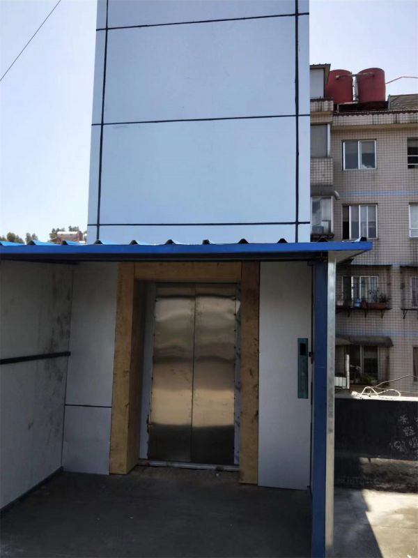 云南省疾控倉庫運送疫苗液壓貨梯案例